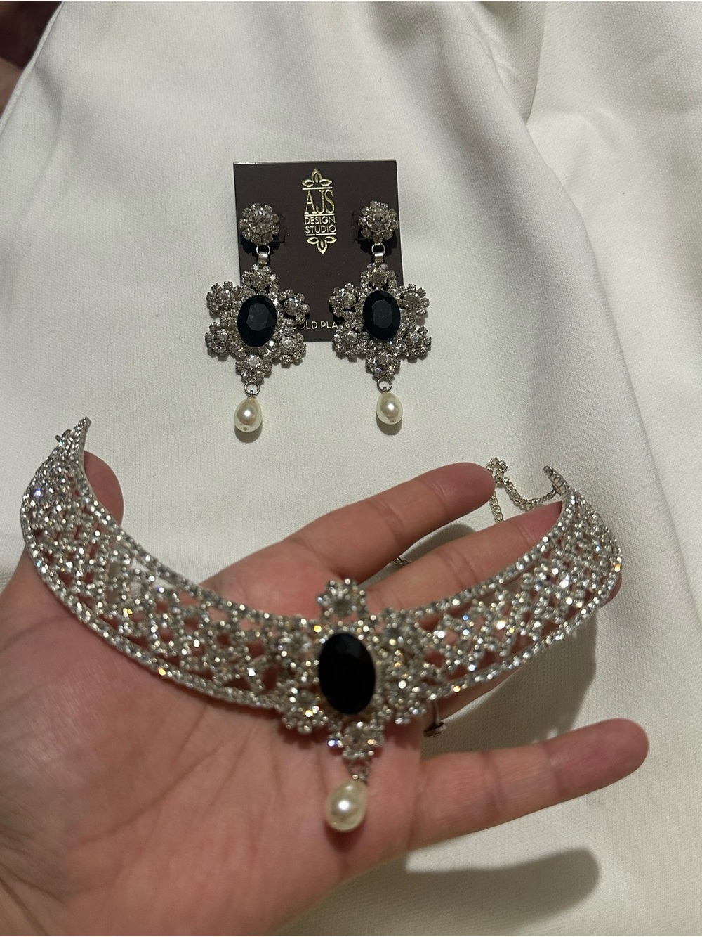 Elegant 22 Karat plated brassGem & Pearl Choker Necklace, Earrings and ring set